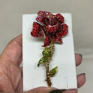 Beautiful large rhinestone rose pin